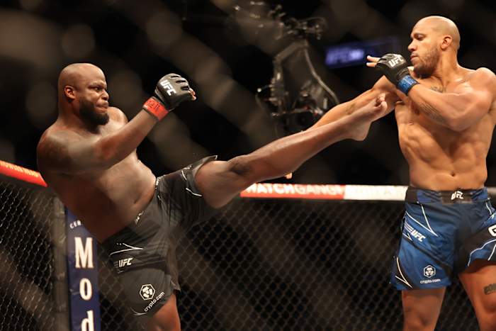 Derrick Lewis lost against Ciryl Gane (r.) last August at UFC 265.